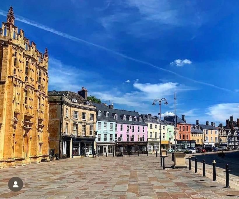 Lovely Town Centre 1 Bed Nr Country & River Walks