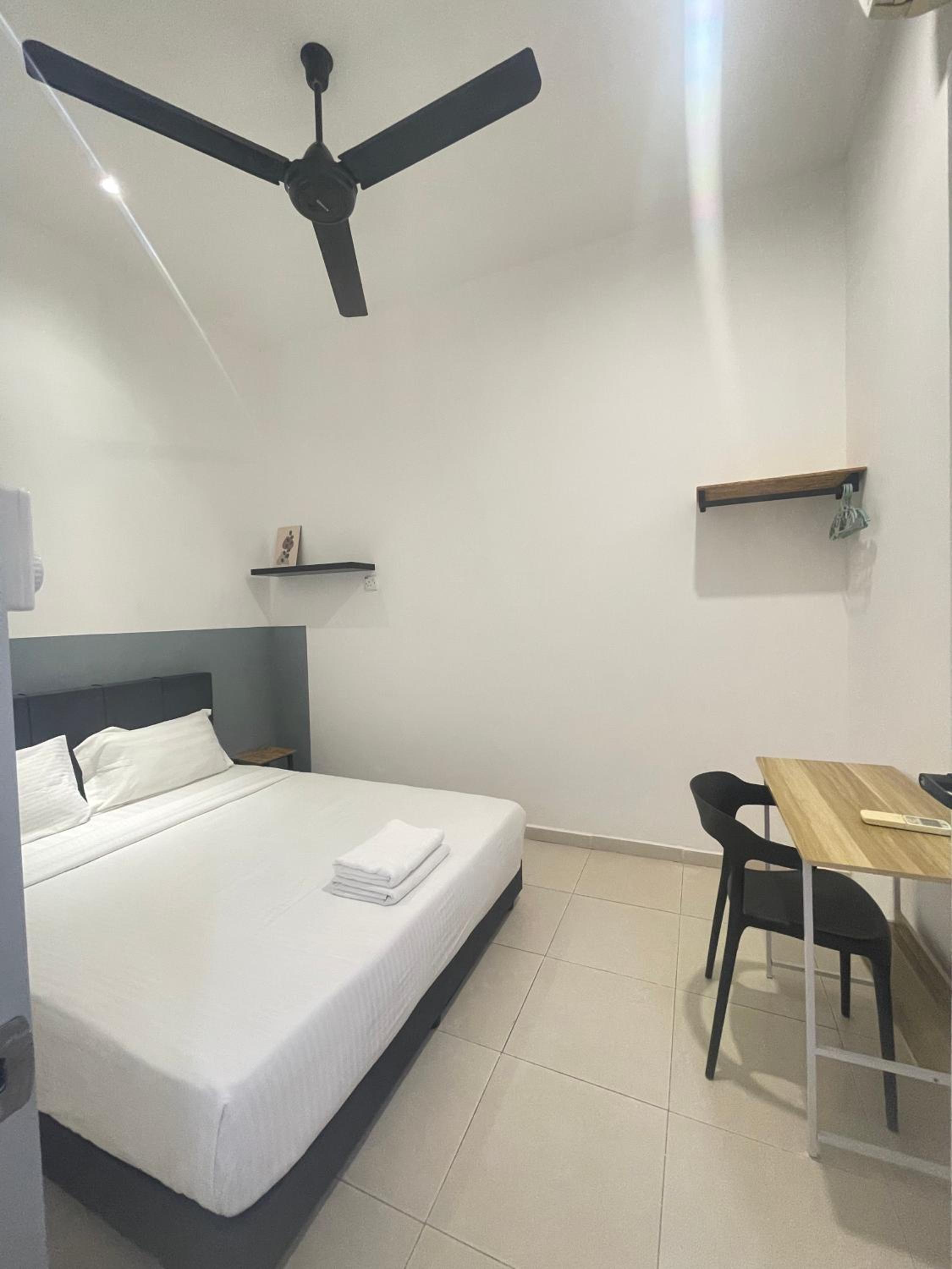6 Bedrooms Homestay Level 1 Shop House by Mr Homestay photo 6