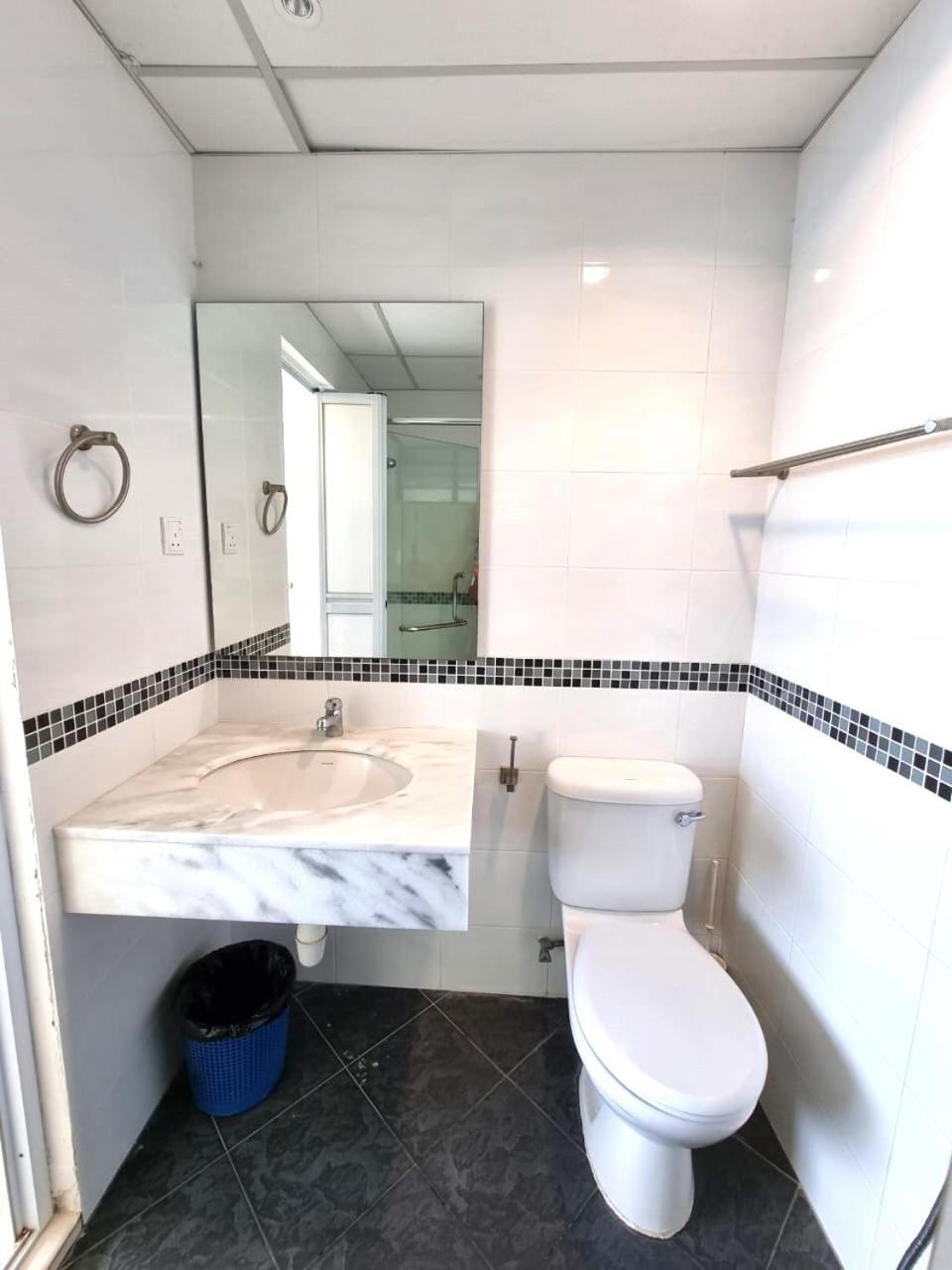 Green Ocean Seaview Apartment photo 7