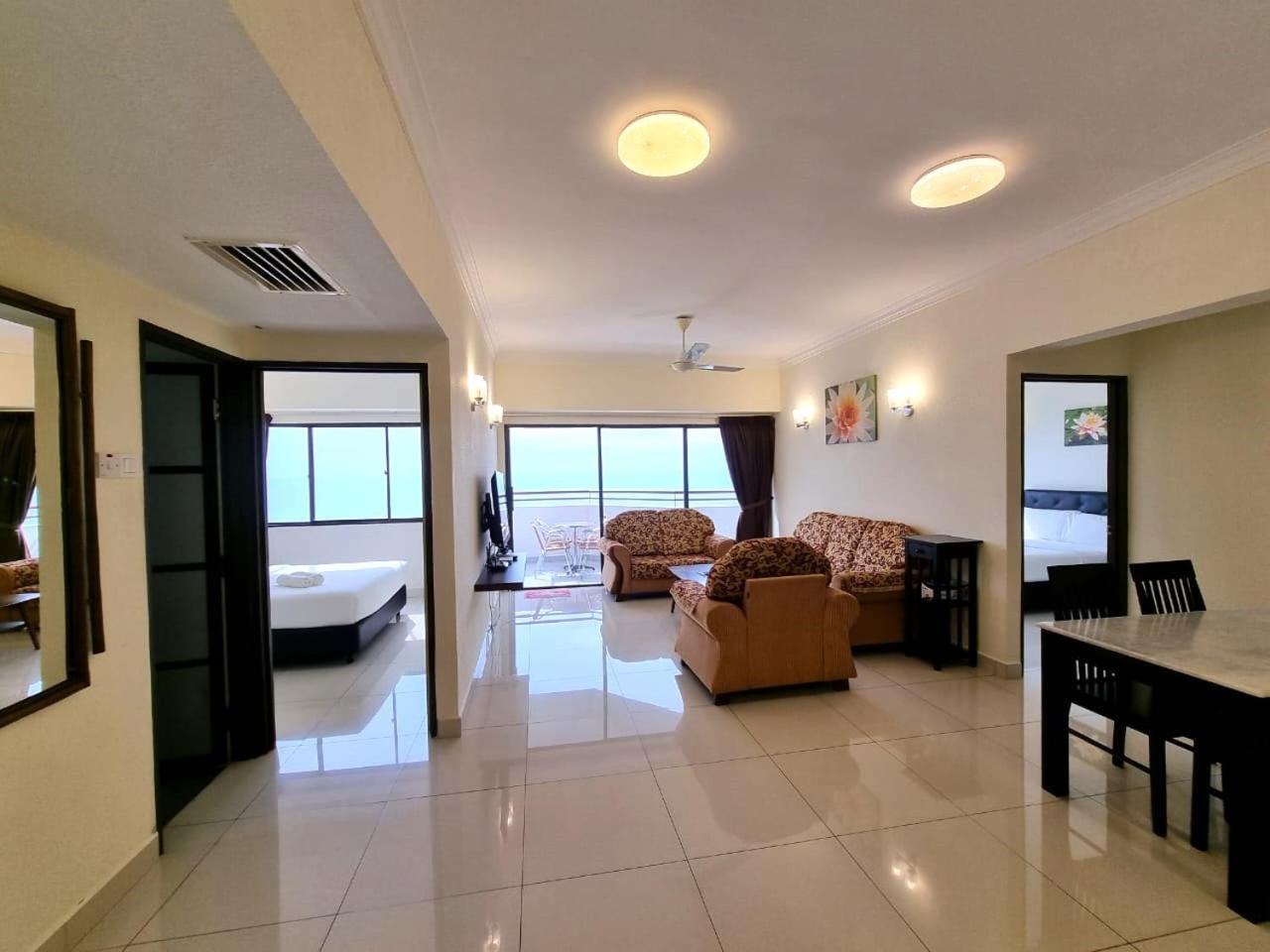 Green Ocean Seaview Apartment photo 2