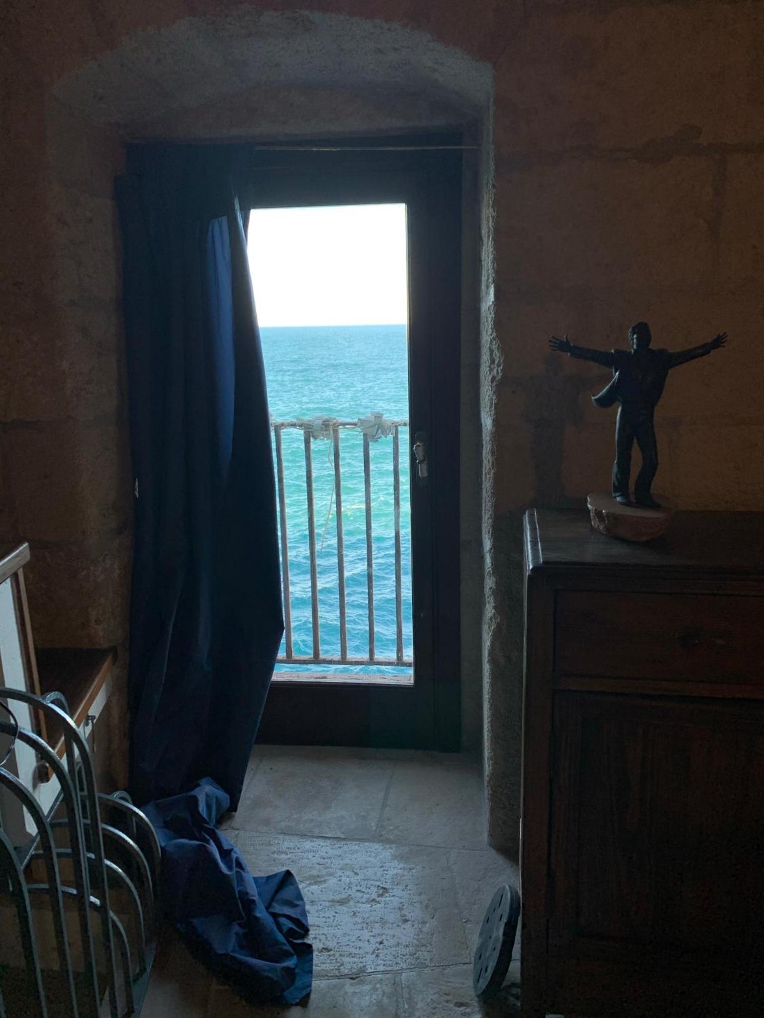 Casa a picco sul mare view 3