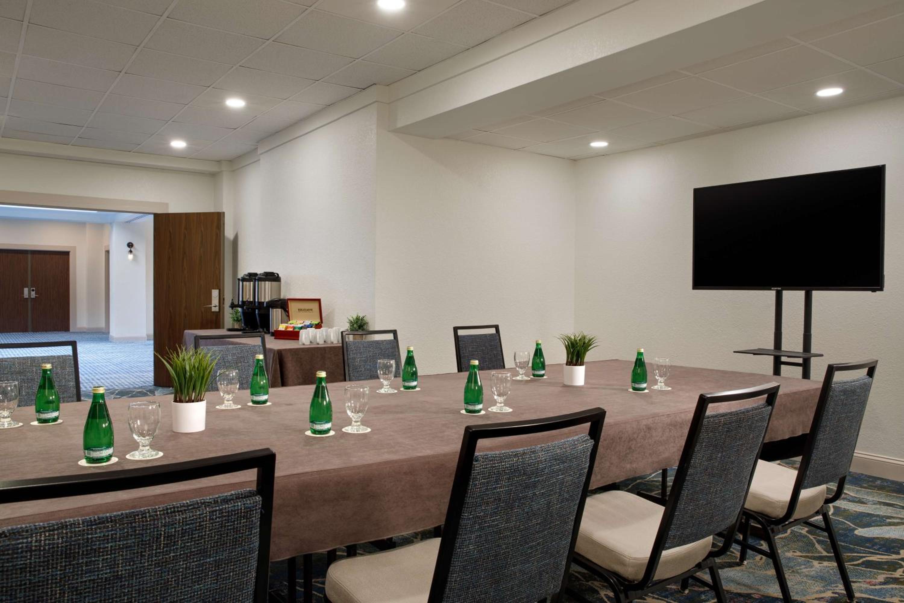 DoubleTree Suites by Hilton Orlando at Disney Springs