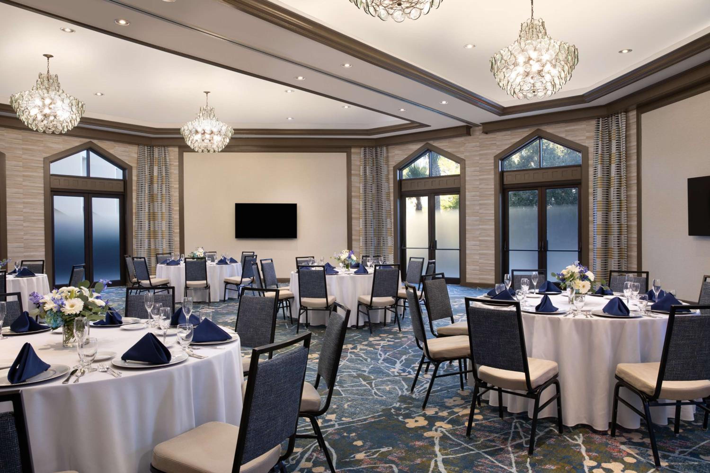 DoubleTree Suites by Hilton Orlando at Disney Springs