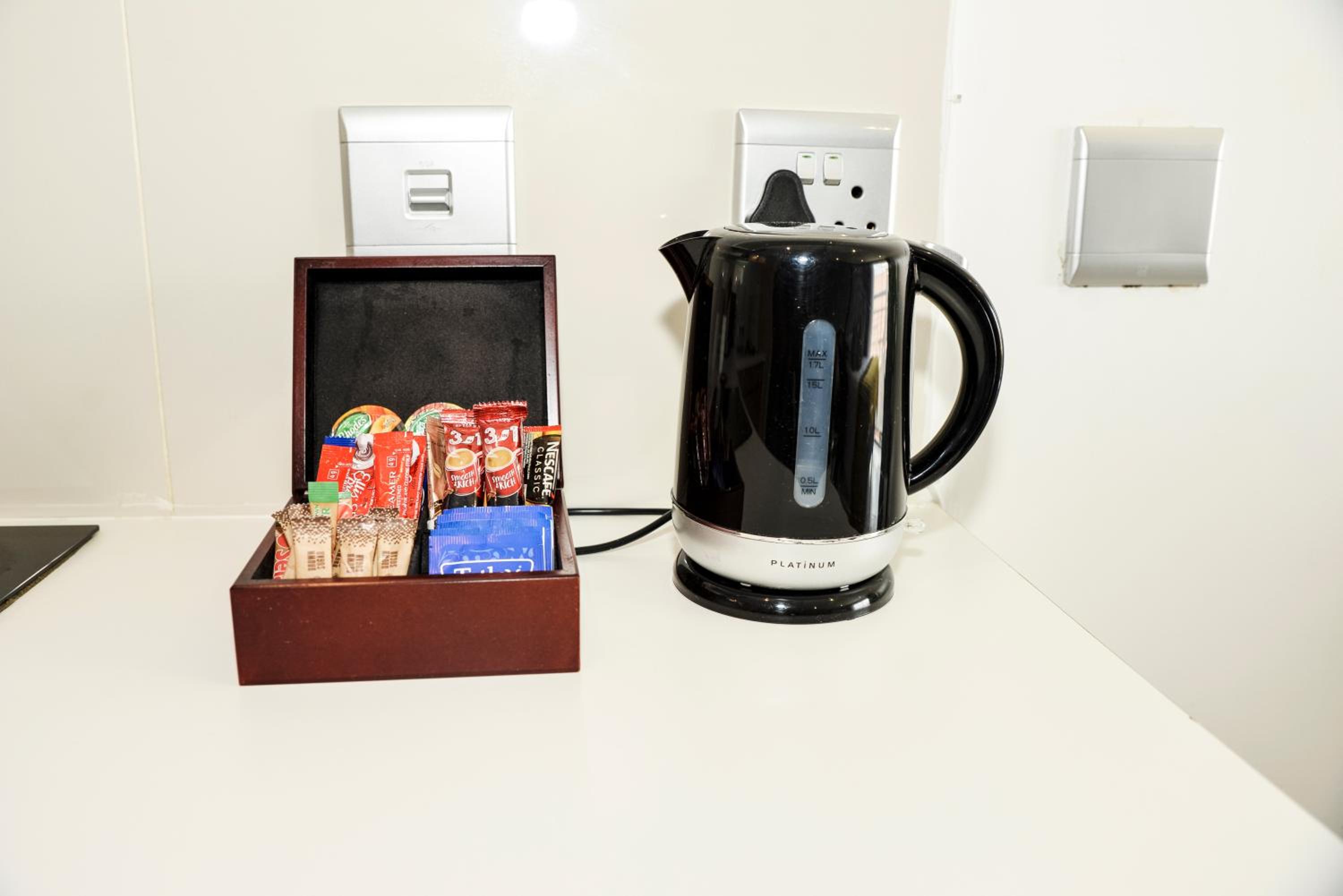 Eirini Elegant - Rispetto Apartment with Power Backup