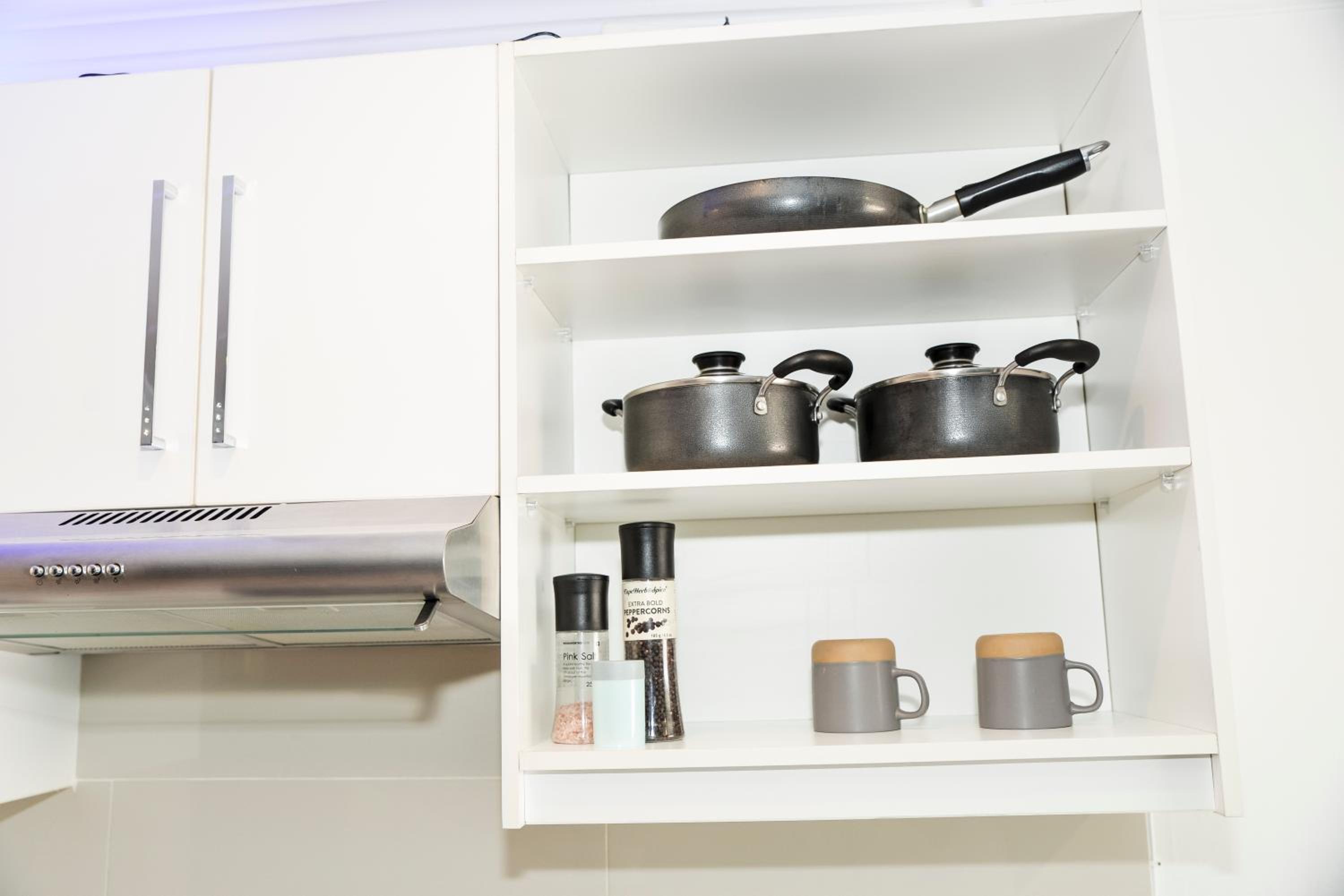 Eirini Elegant - Rispetto Apartment with Power Backup
