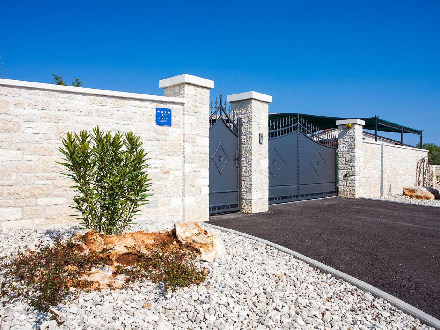 Villa Lory