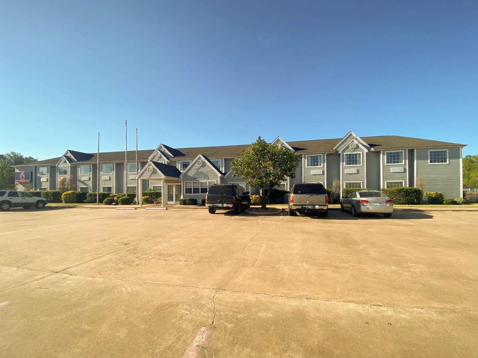 Motel 6 McAlester OK - South