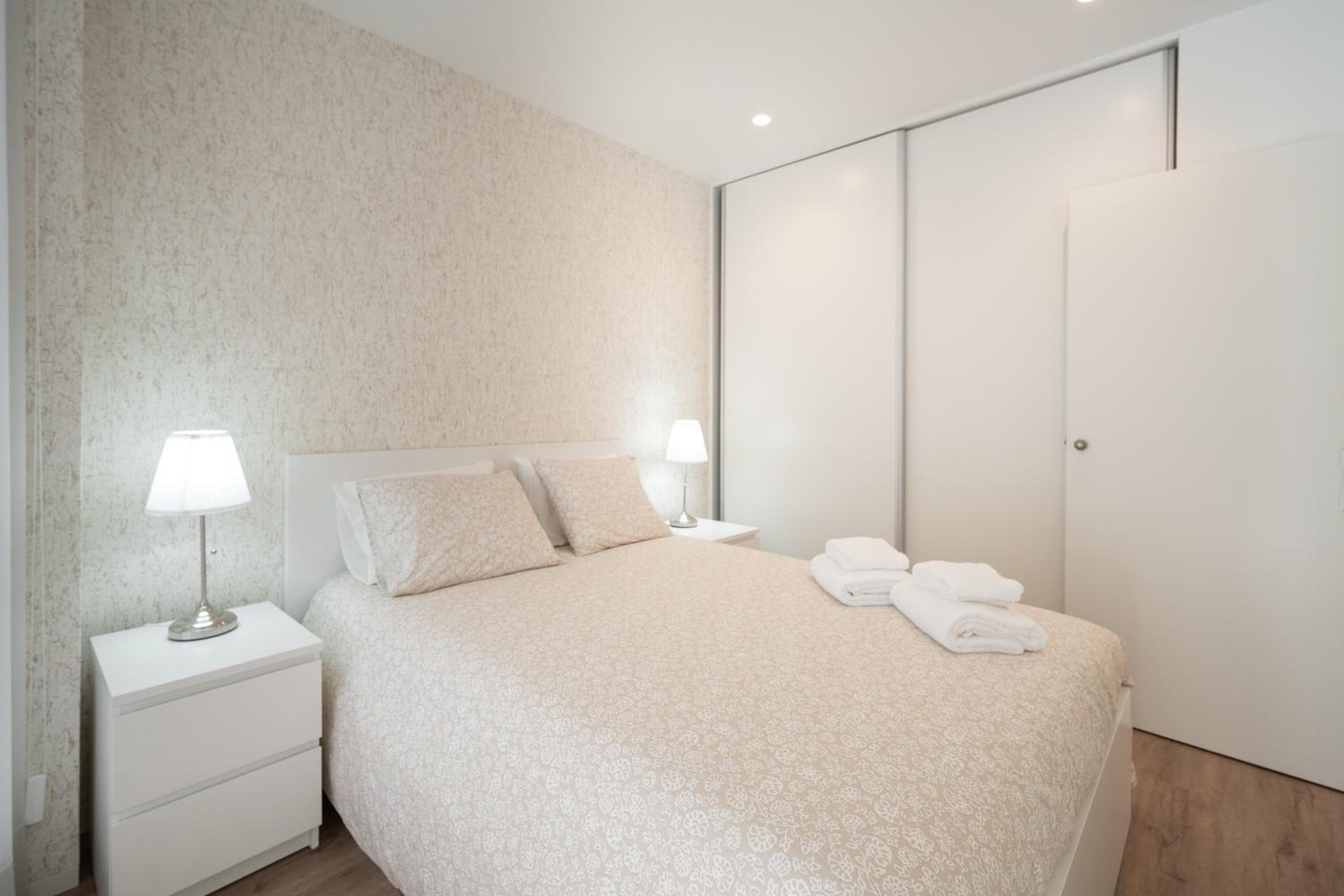MAM HEAT Apartments - Viana City Centre view 3