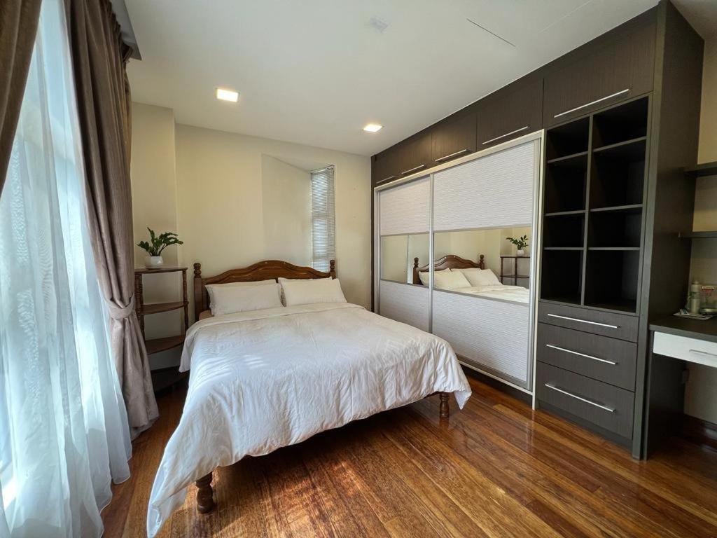 The Sky Suite @ Impiana on the Waterfront