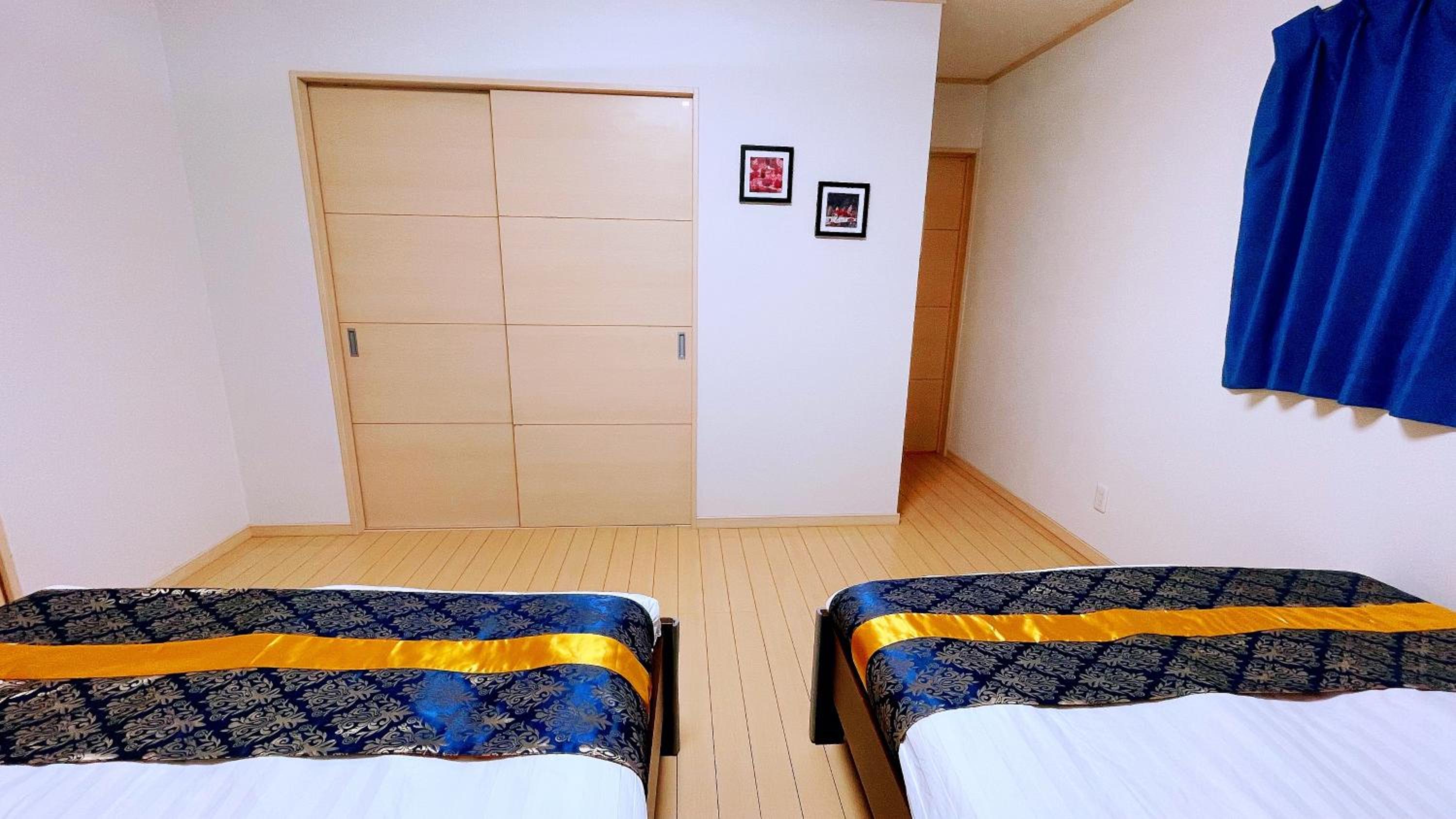 無料駐車場 3階建て一軒家 最大10人 3寝室 2トイレ ペットOK家族団体向き Usj 道頓堀 難波近い 民泊花園西