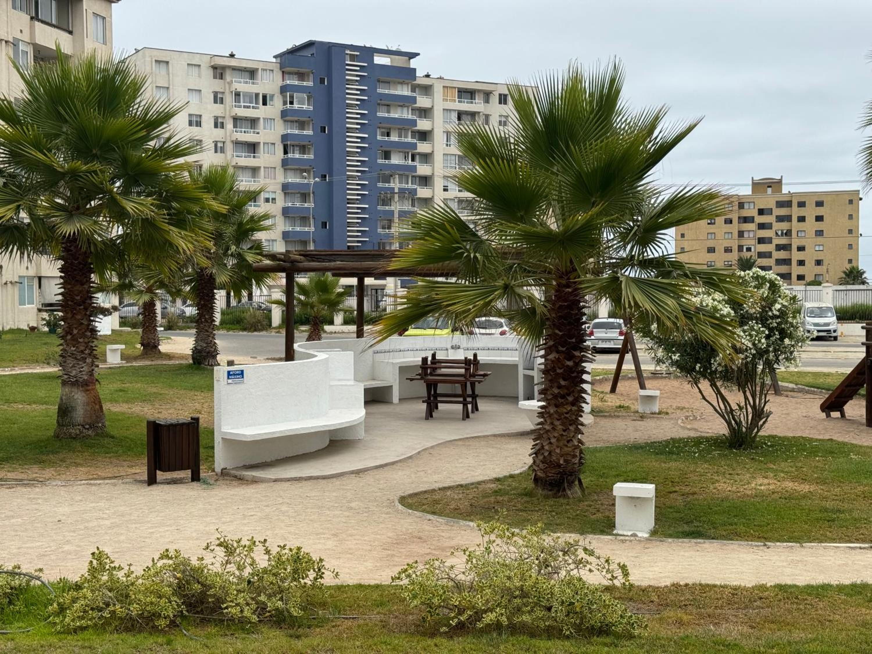 Arriendo dpto avenida del Mar.