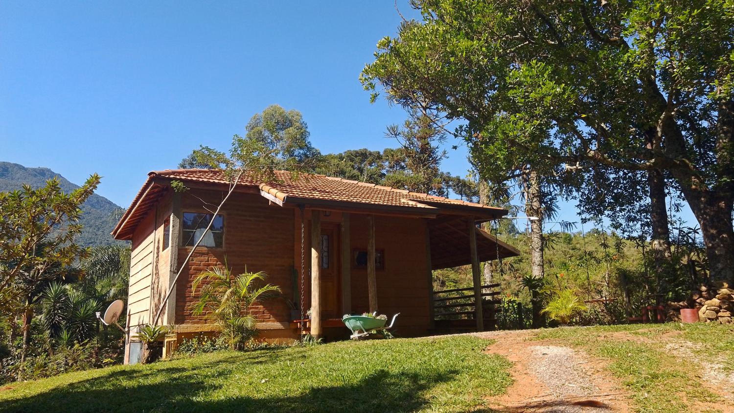 Chalé Rústico com Vista nas Montanhas Mantiqueira
