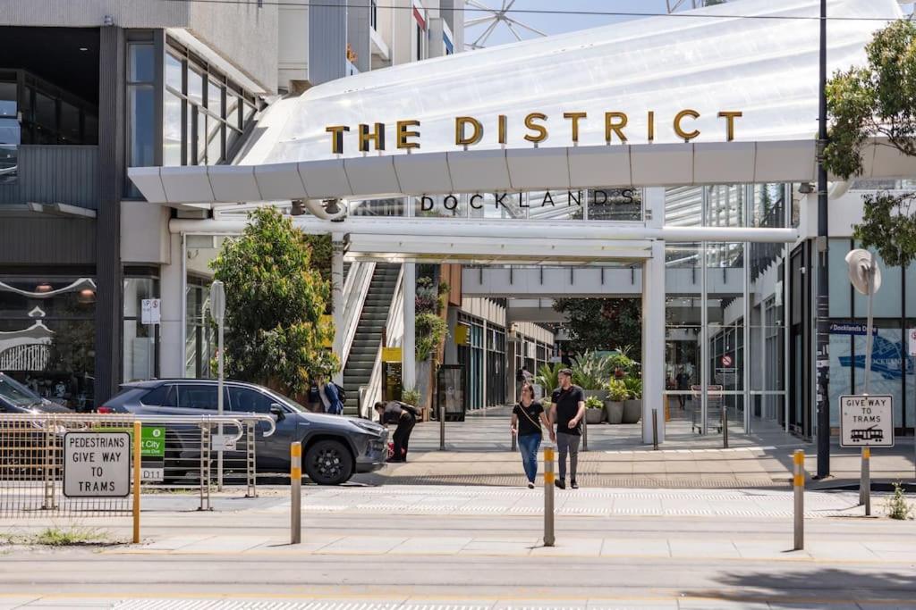 2 BD Luxury apartment at heart of Docklands with 85