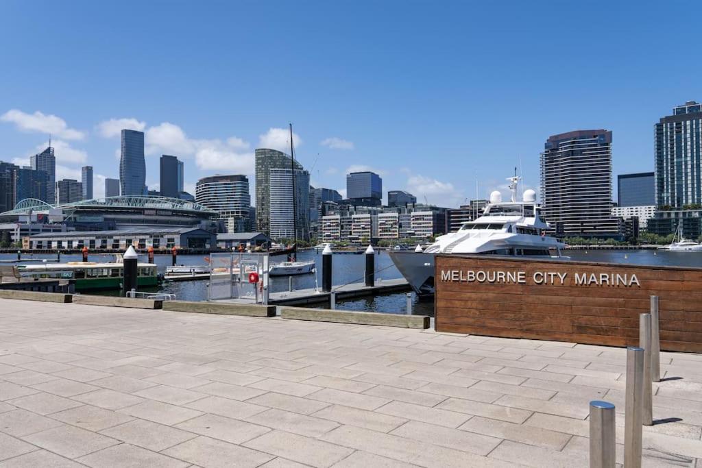 2 BD Luxury apartment at heart of Docklands with 85