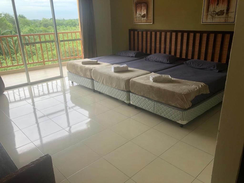 Hotel Gold Coast Morib 1-4pax Studio Apartment By Spacex