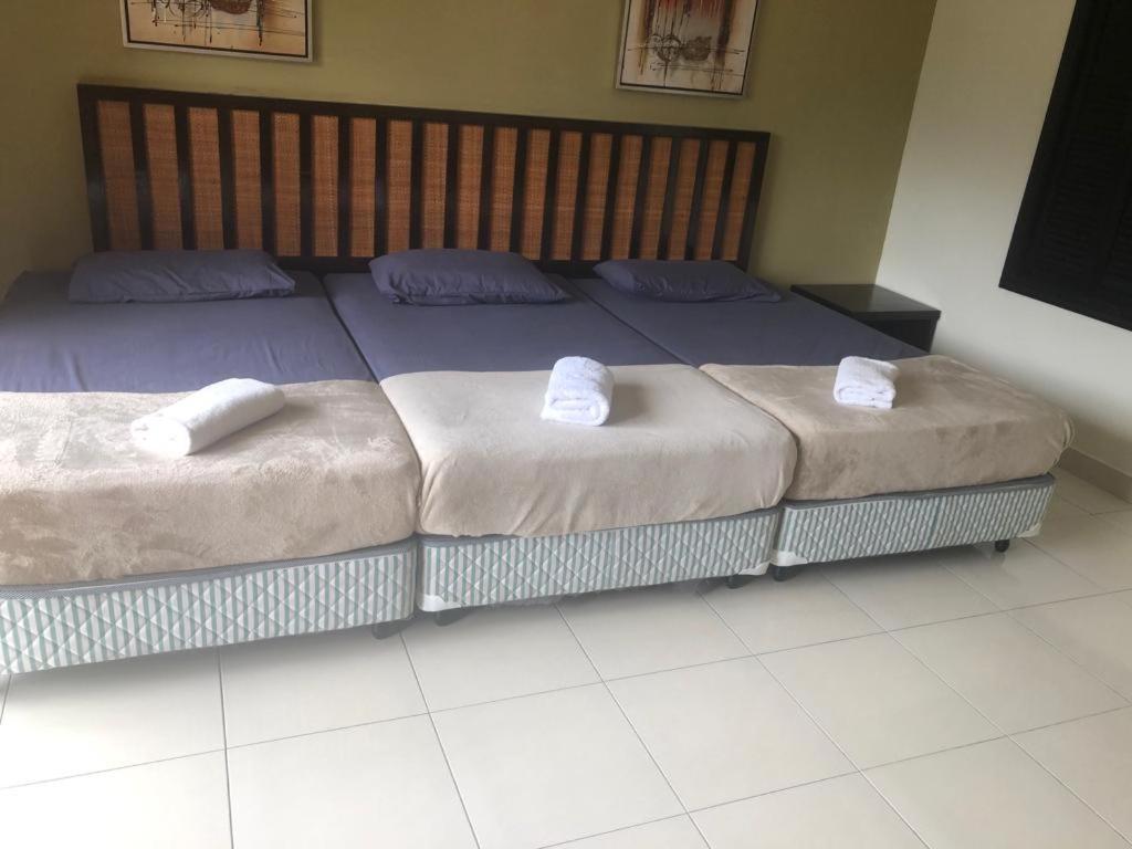 Sunset studio apartment Goldcoast morib