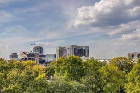 Photograph supplied for Modern 3BR with Garage, Rooftop, Hot Neighborhood 10 Mins to Broadway, 24 Hour Hospitality Team, Perfect for Groups