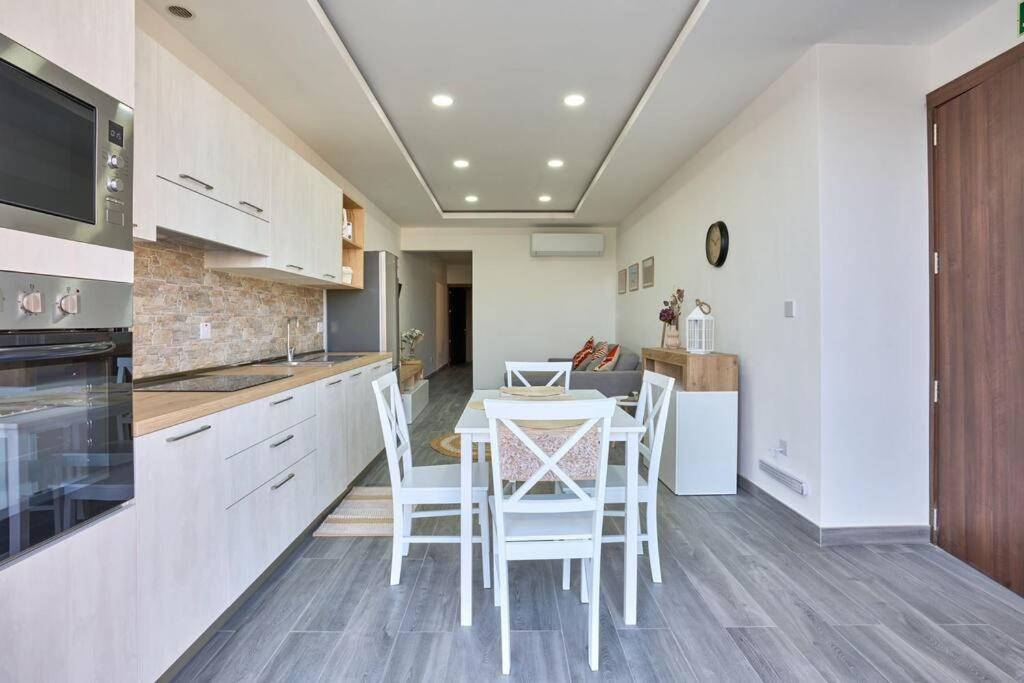 Two Bedroom Apartment in Xemxija, St. Paul's Bay — photo 4