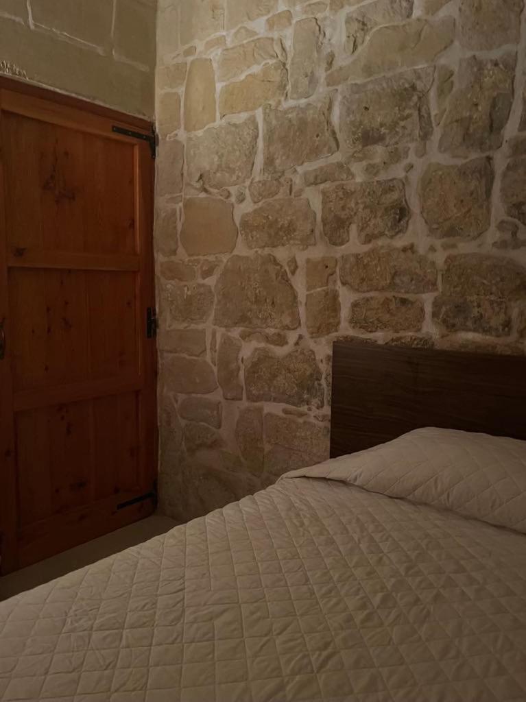 '19, Kenn L-Istorja' A remarkable 500 years old house of character view 2