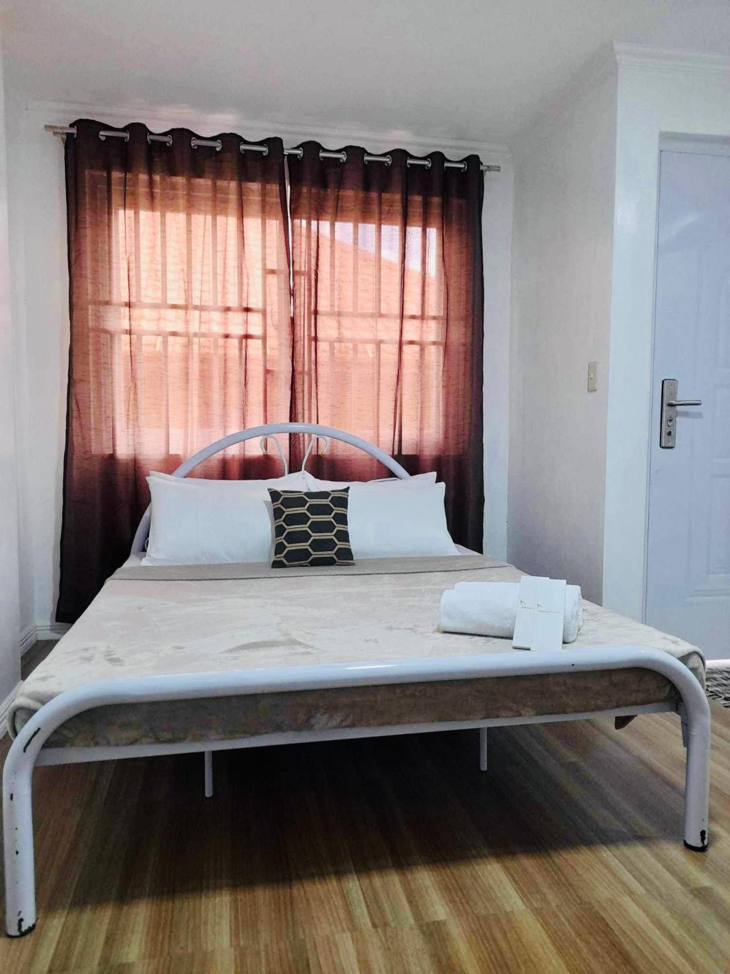 Casa Strata 2 BR 2 Baths whole house with roofdeck view 2