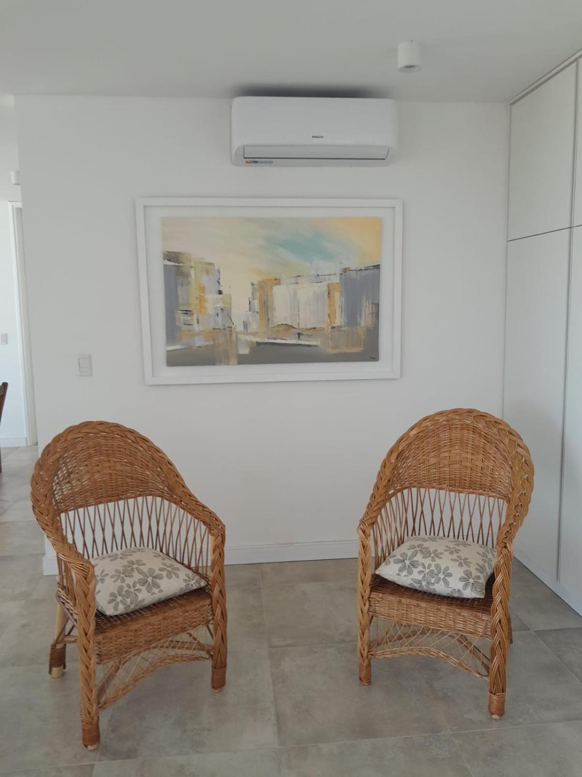 Hermosa casa en Puerto del Águila, a orillas del Dique Los Molinos