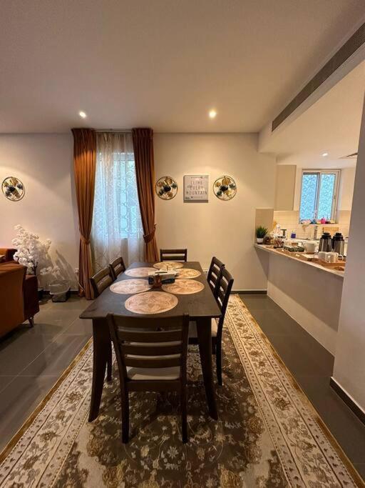 Lyoan home
