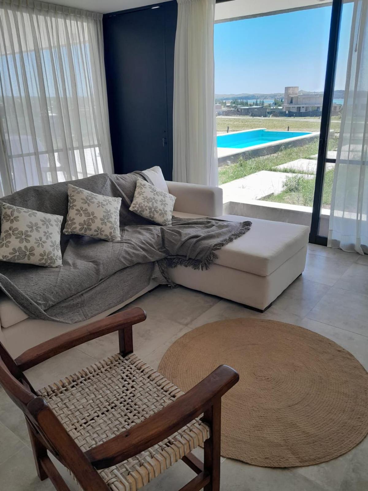 Hermosa casa en Puerto del Águila, a orillas del Dique Los Molinos