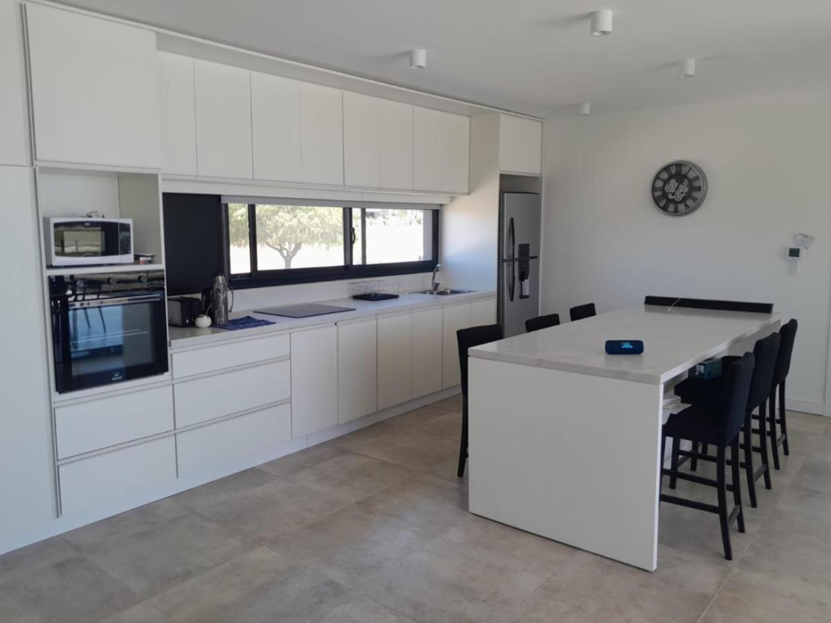 Hermosa casa en Puerto del Águila, a orillas del Dique Los Molinos