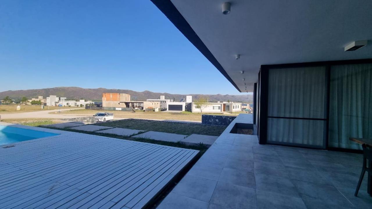 Hermosa casa en Puerto del Águila, a orillas del Dique Los Molinos
