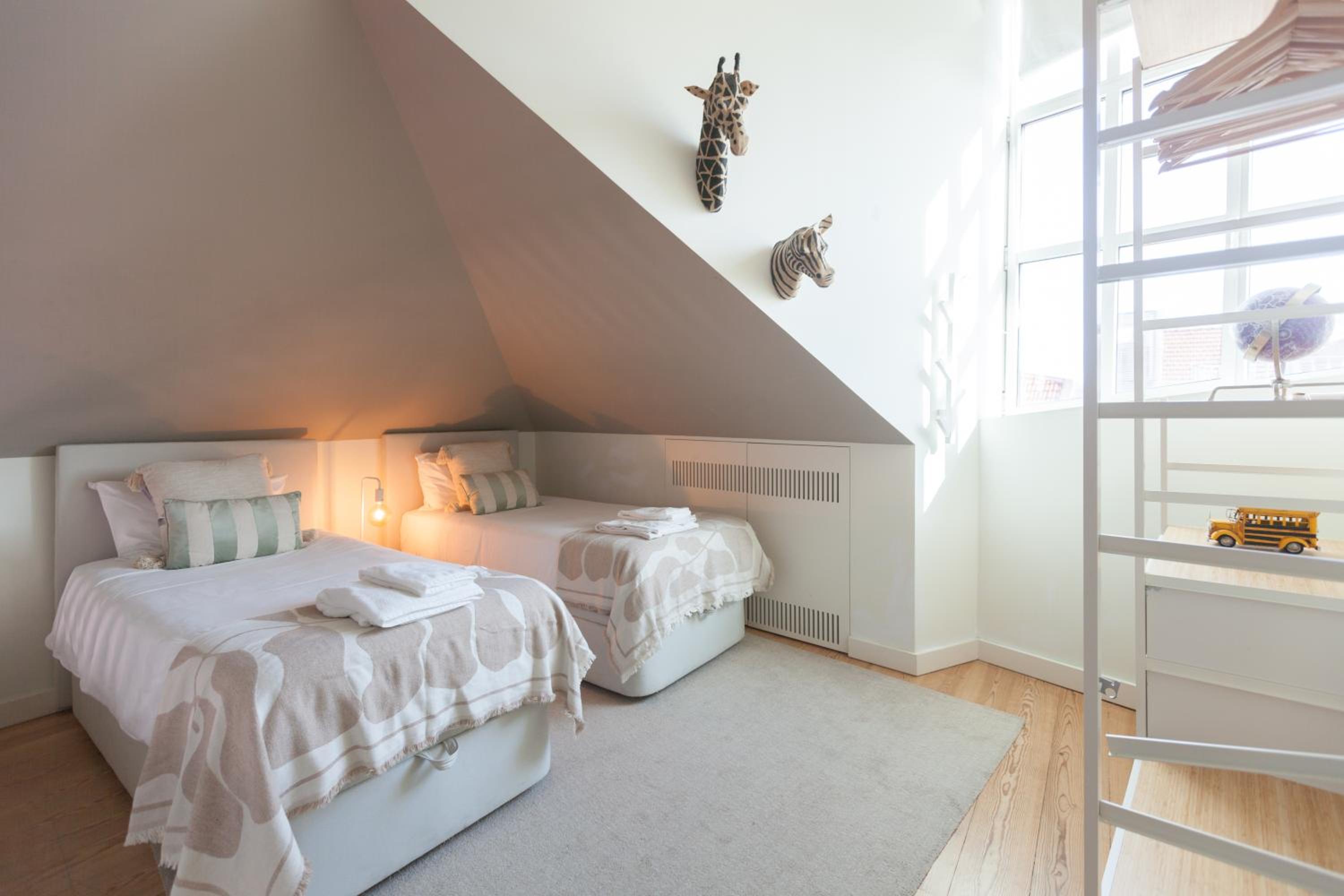 FLH Bairro Alto Design Flat view 4