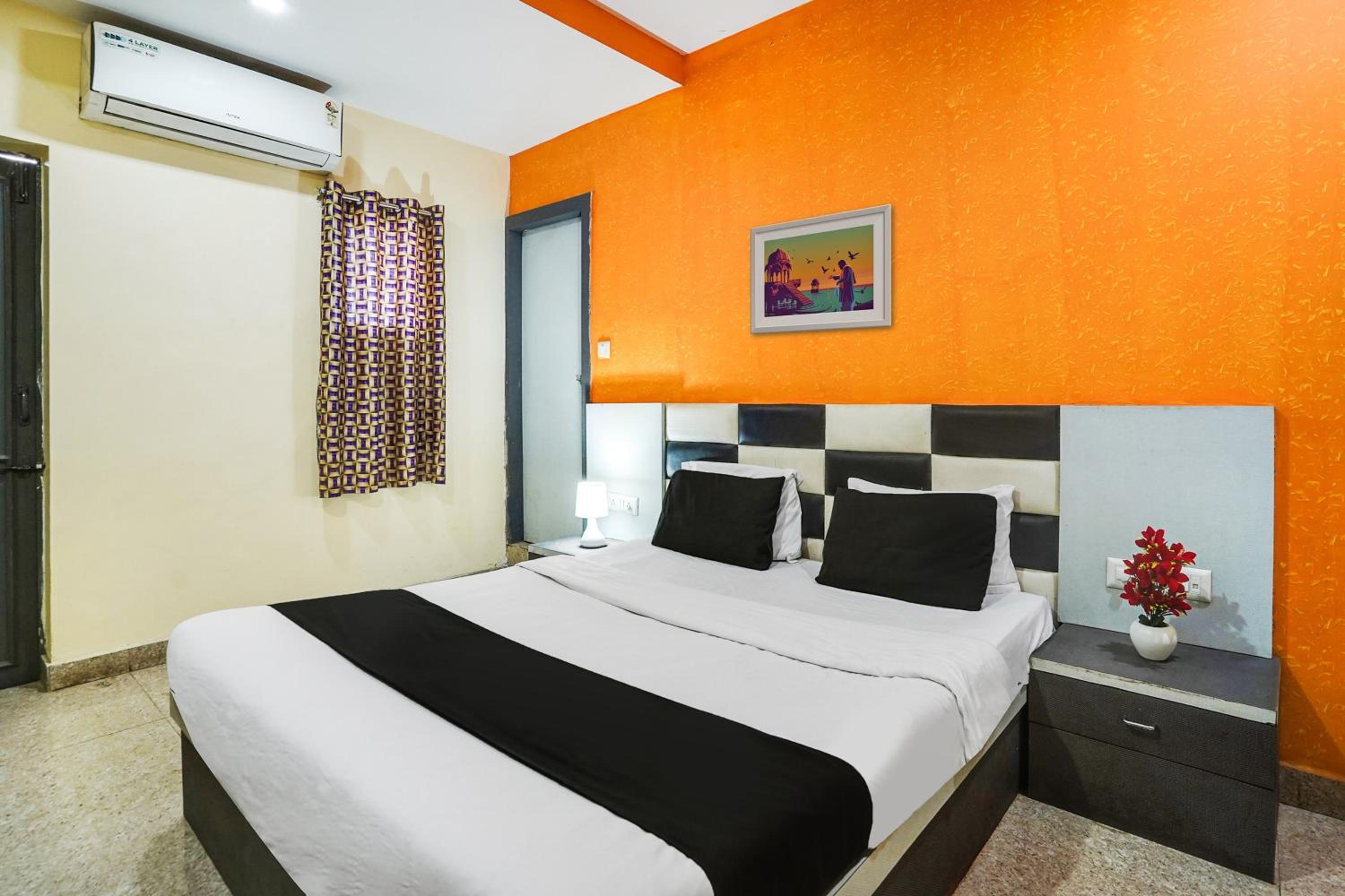 Hotel O Crystal