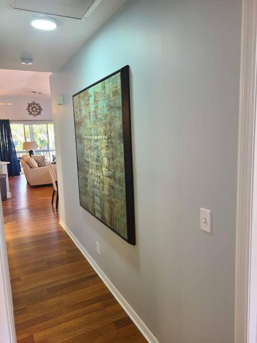 Tarpon - Spacious Updated W&D Full Kitchen 1.5 Mi to Beach