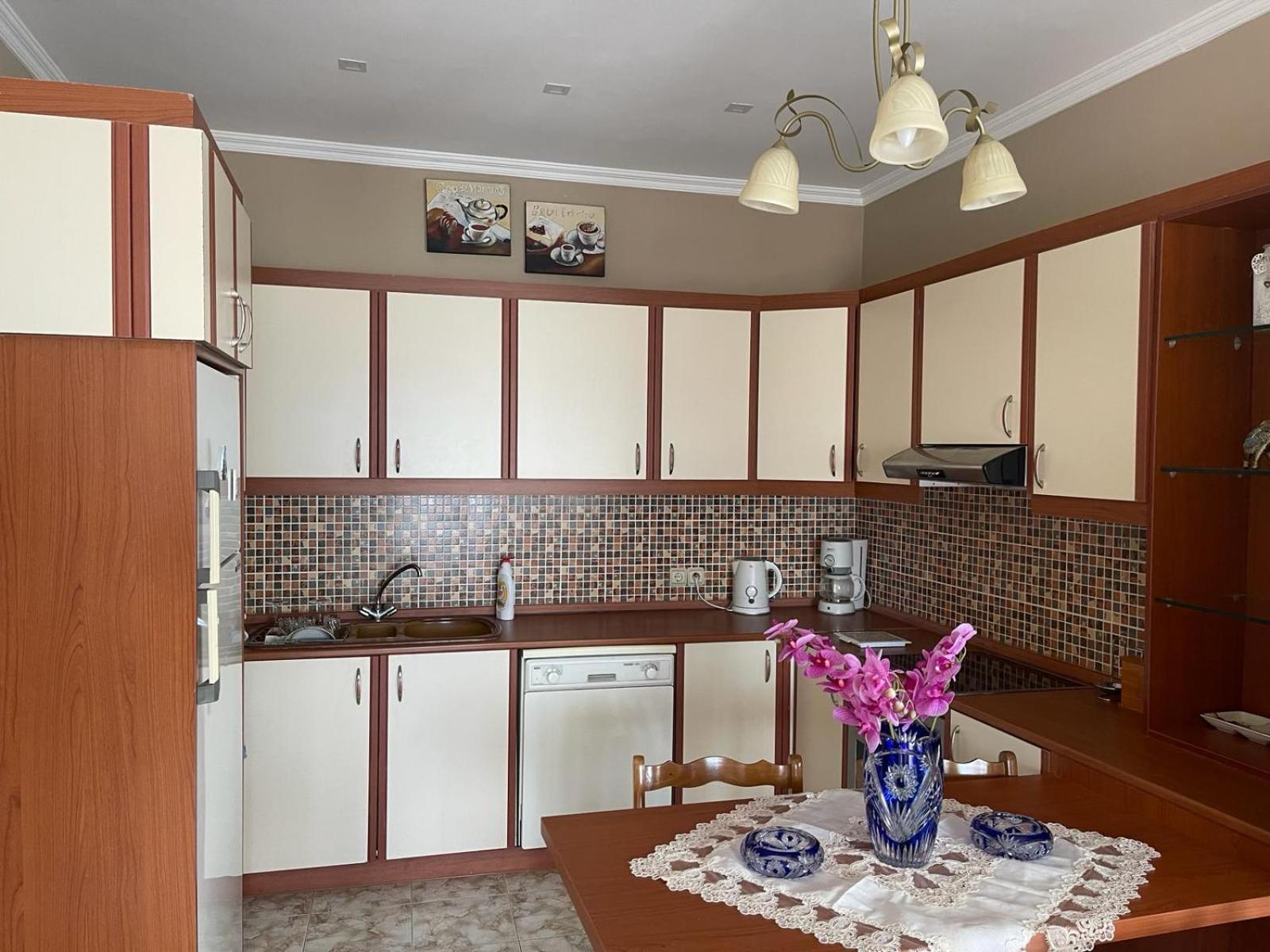 Seaview Apartments Alkis