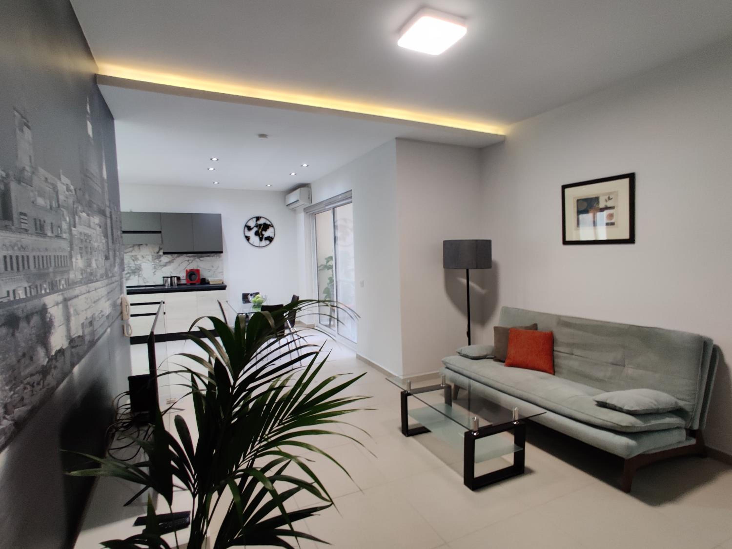 DePiro Point Deluxe - Modern, designer apartment 2 minutes away from popular Sliema seafront view 5