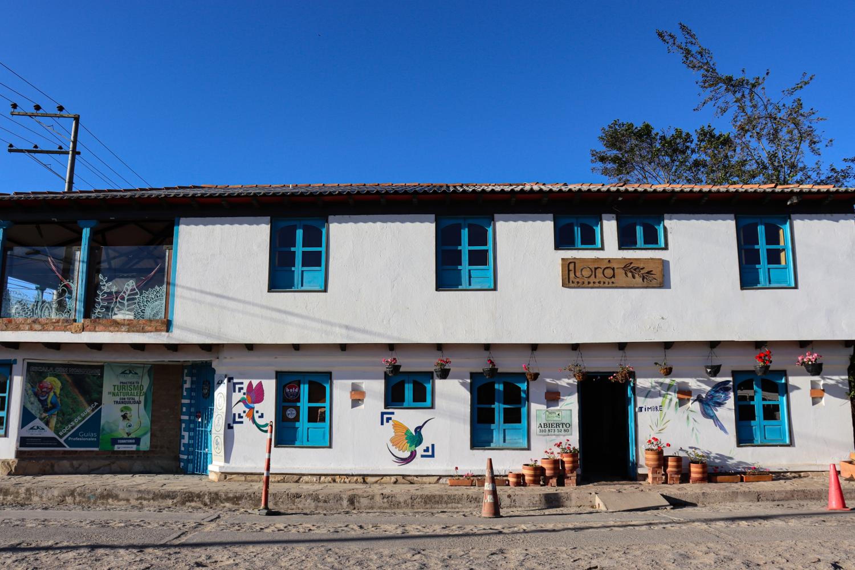 Hotel Lancers Suesca las rocas - Image 1