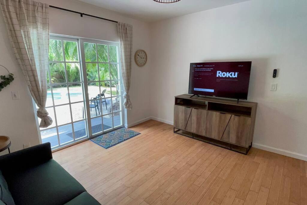 The MIRA Miami. Cozy Private Oasis