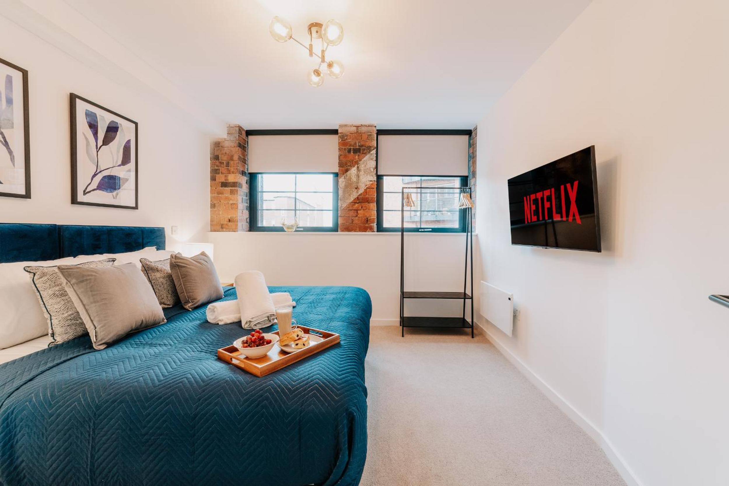 Lockside Apartment 50 view 5