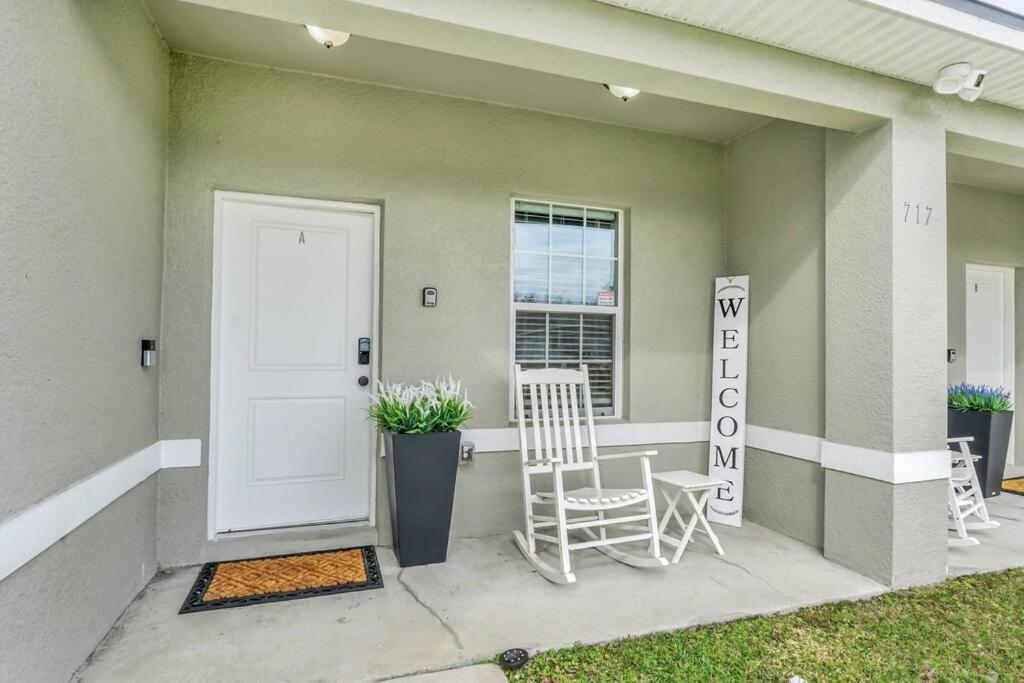 Uniquely Chic home near Disney! view 2