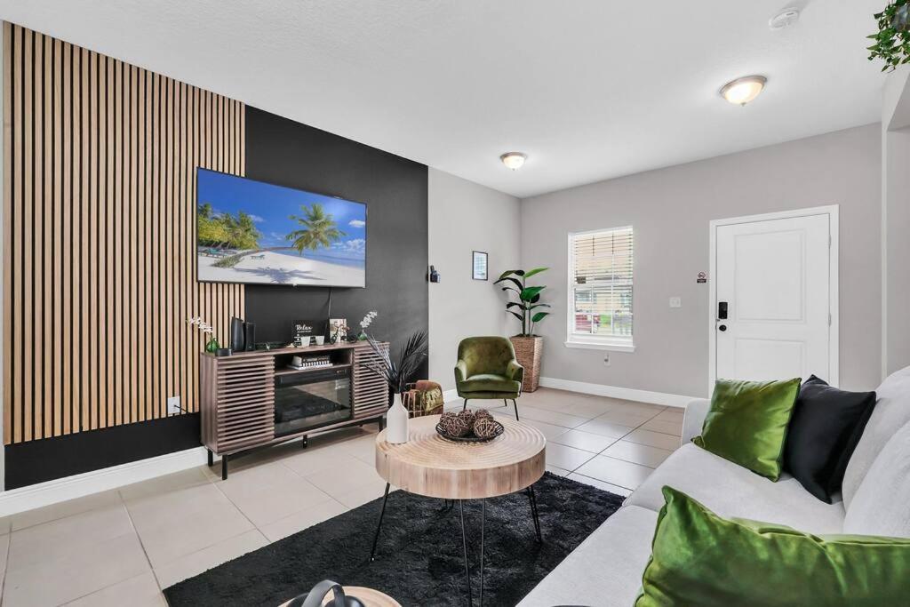 Uniquely Chic home near Disney! view 5