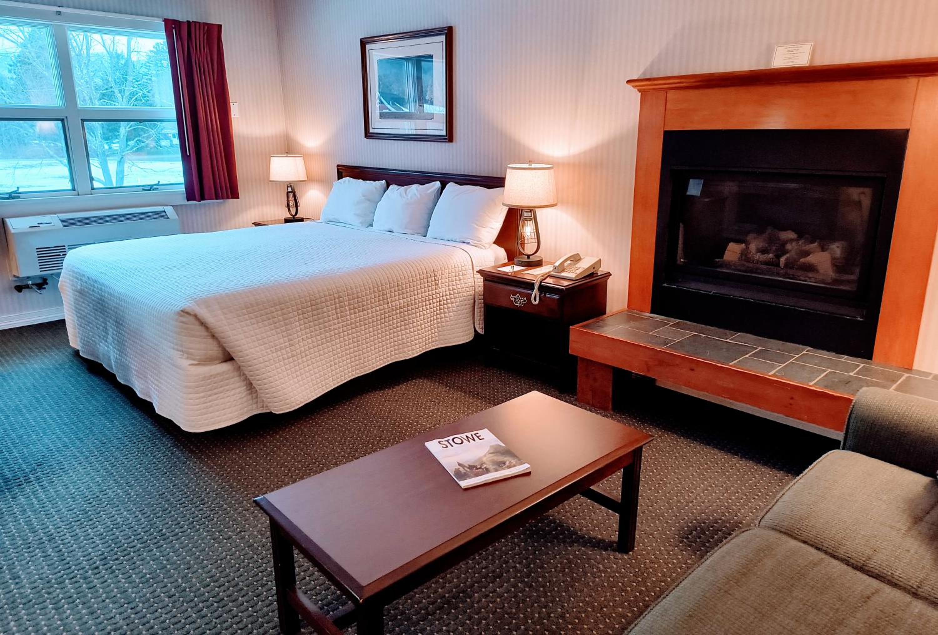 Stowe Motel & Snowdrift view 4