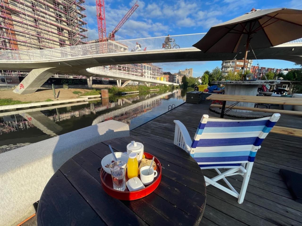 Boat & Breakfast Bellevue