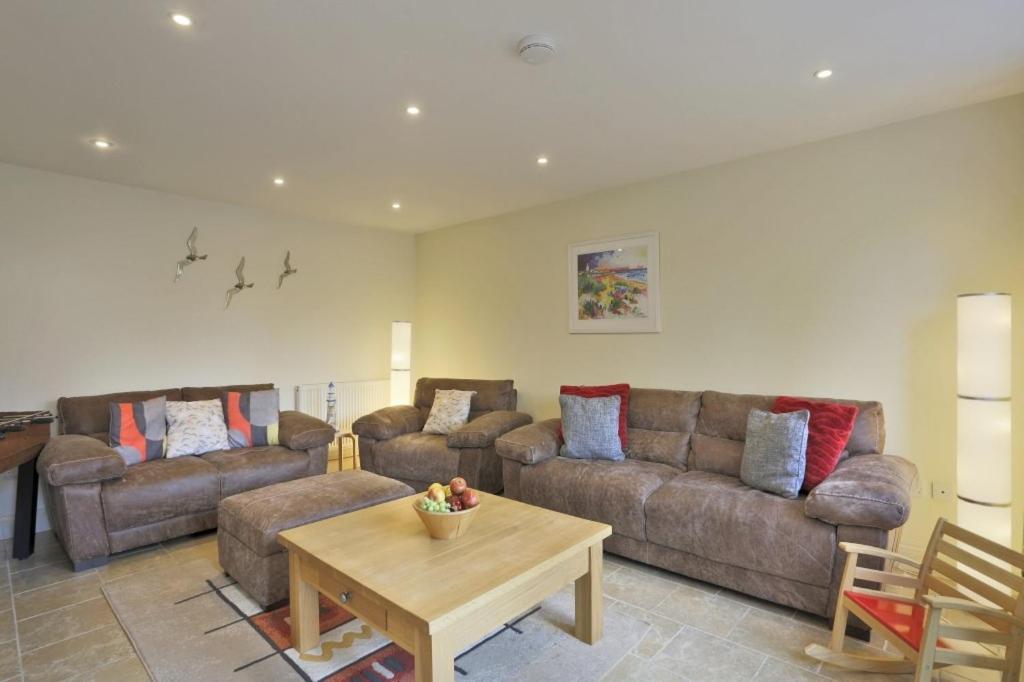 26 Pier Avenue view 2