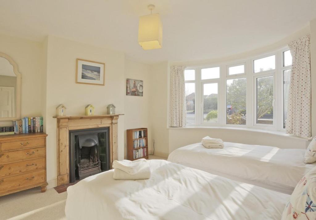 26 Pier Avenue view 3