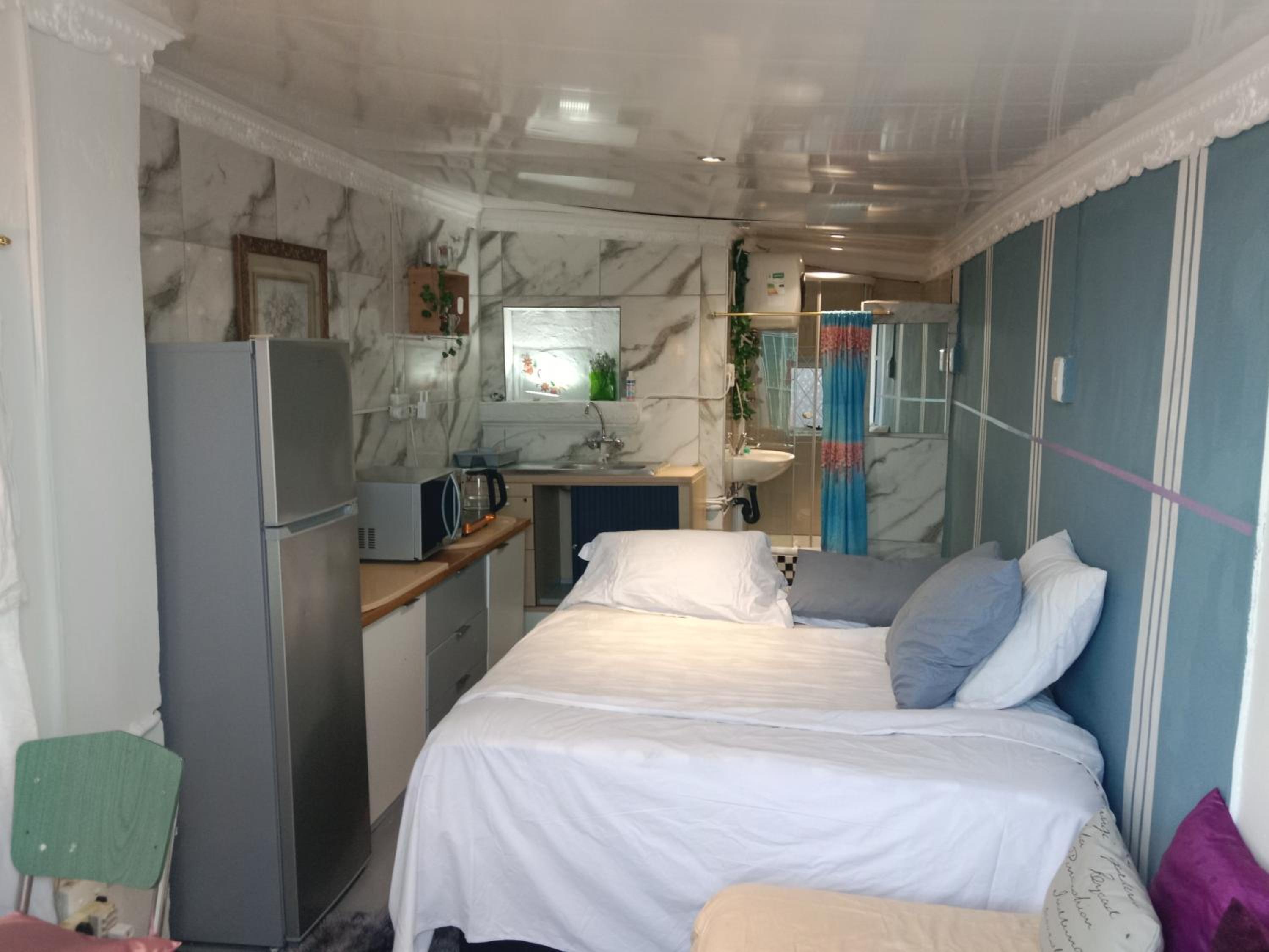 Cozy Private En Suite Studio