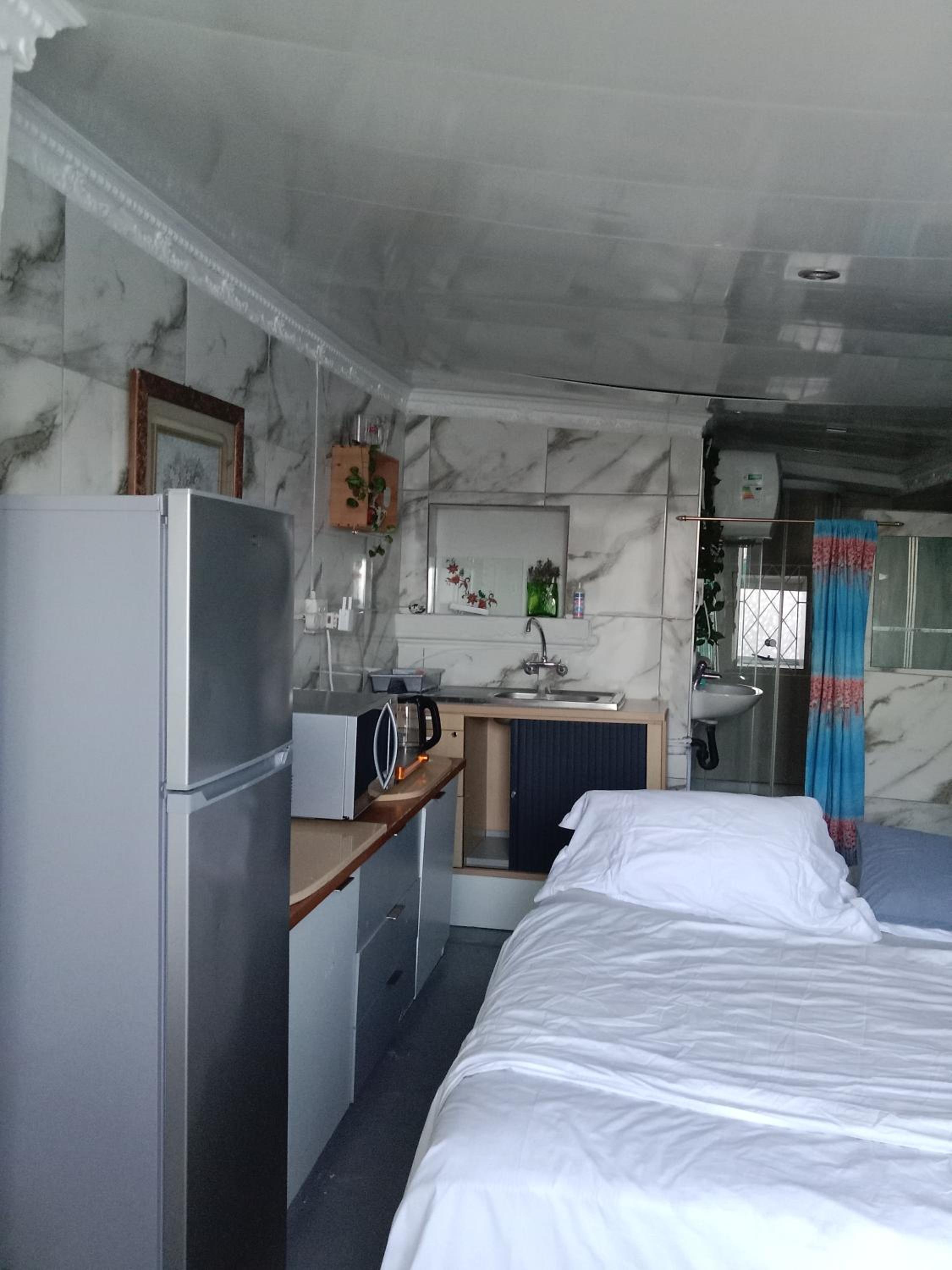 Cozy Private En Suite Studio