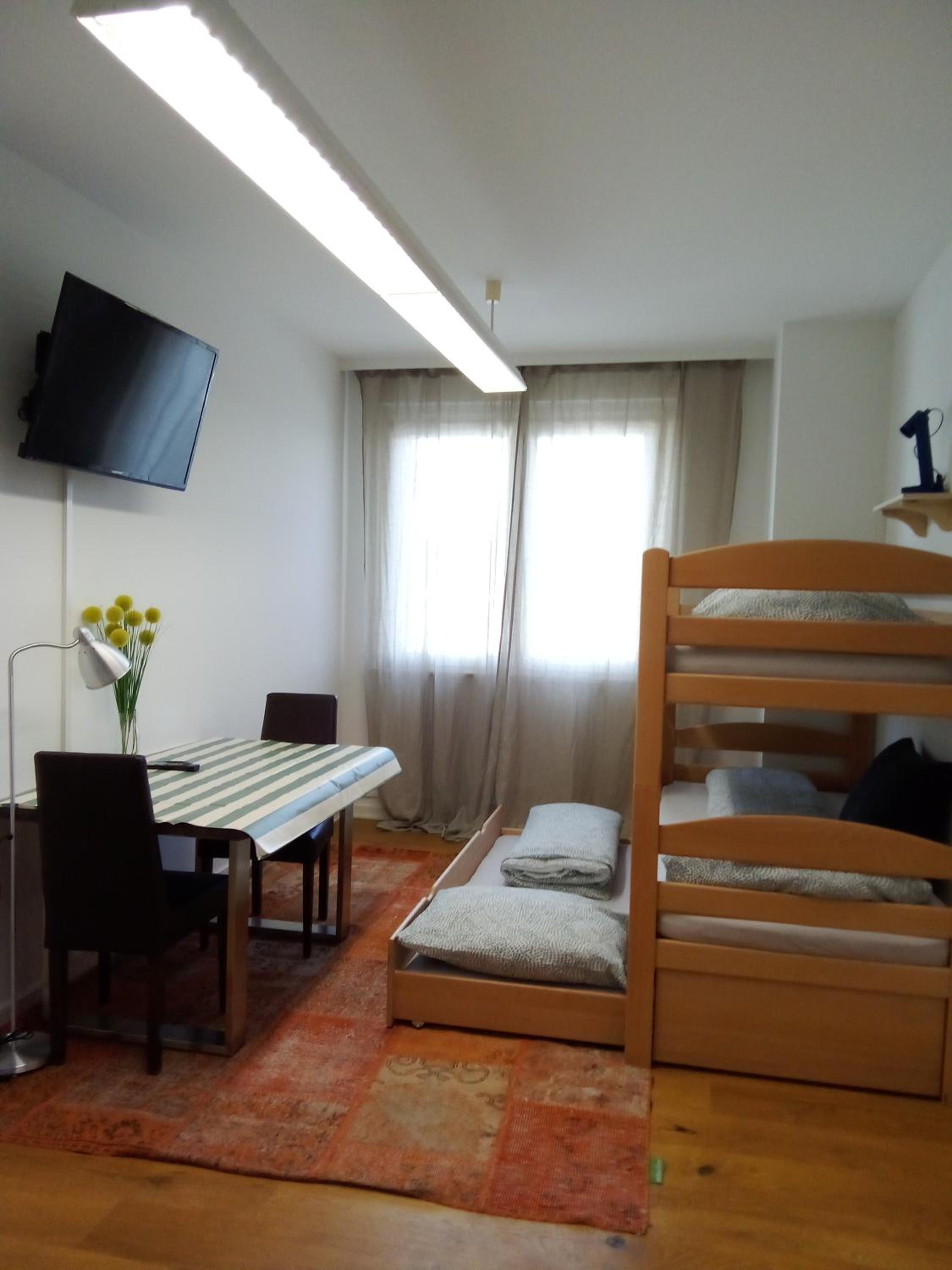 Virginie Apartments - großzügige 145 qm mit Balkon und Parkplatz