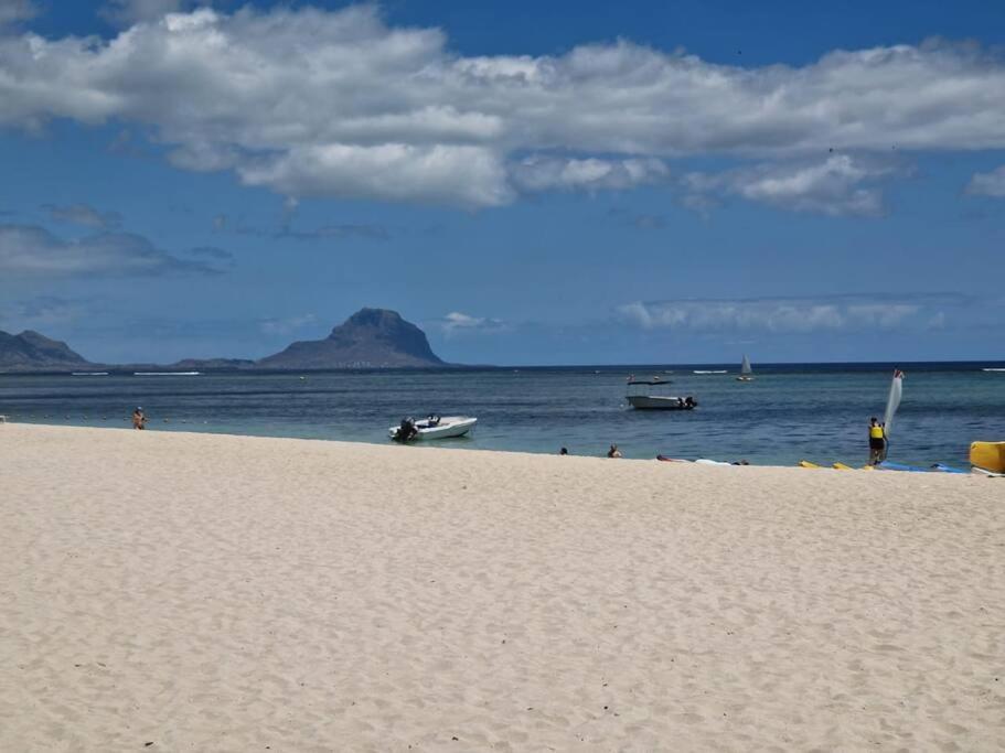 Modern and Luxury 3 bedroom apartment Steps from the beach view 5