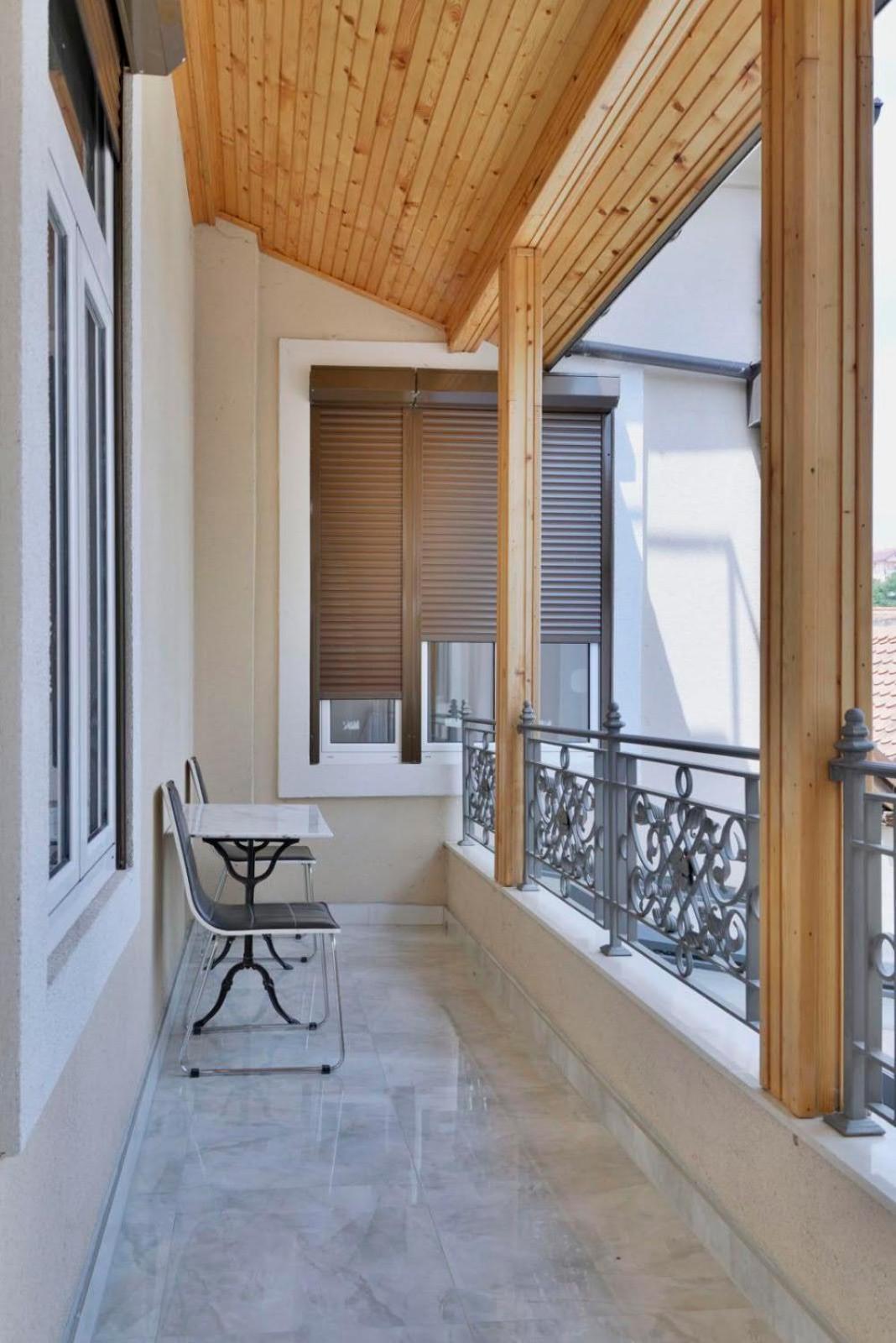 Spacious 165m2 apartment - 3BR & 3 terraces -Zemun Center Lux view 4