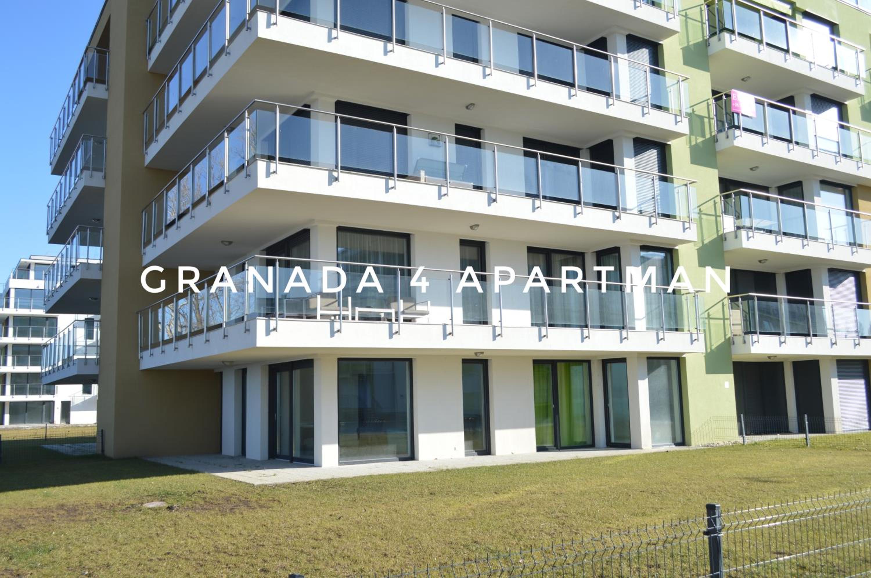 Siófok Ezüstpart Granada 4 Közvetlen Vizparti Luxus Apartman view 2