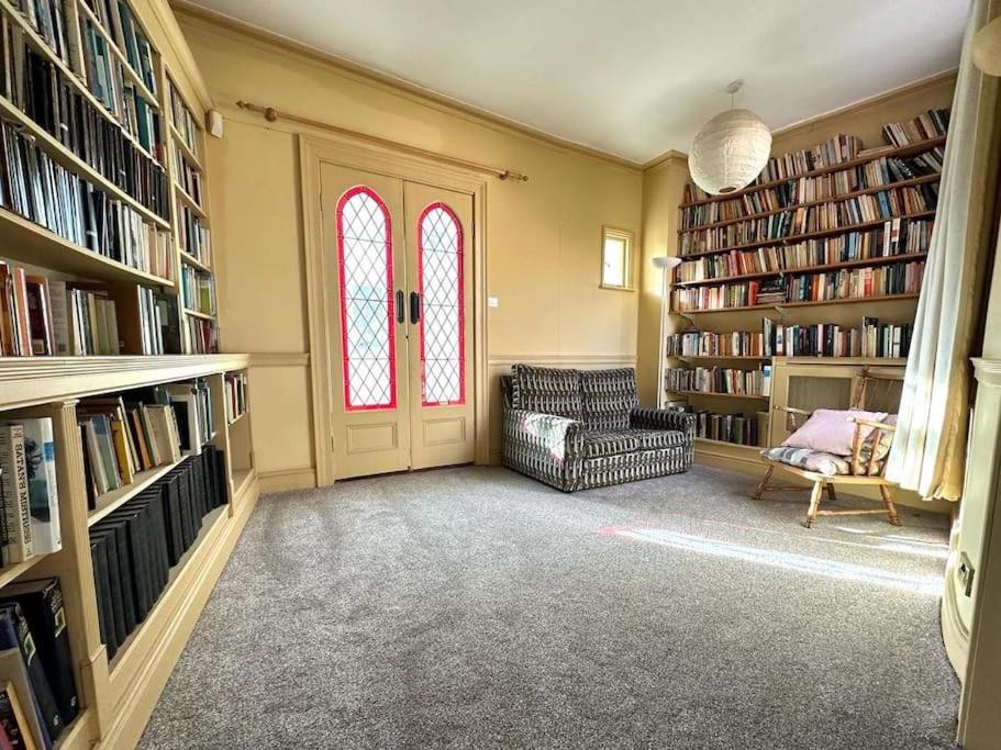 Large Georgian house in heart of Exeter